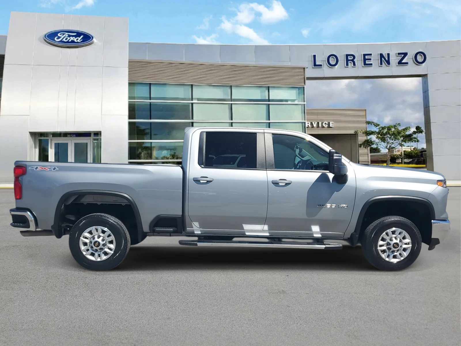 2024 Chevrolet Silverado 2500HD LT photo 4