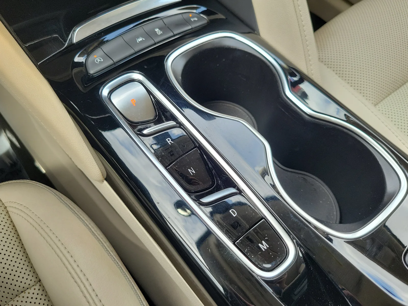 2022 Buick Envision Essence photo 24