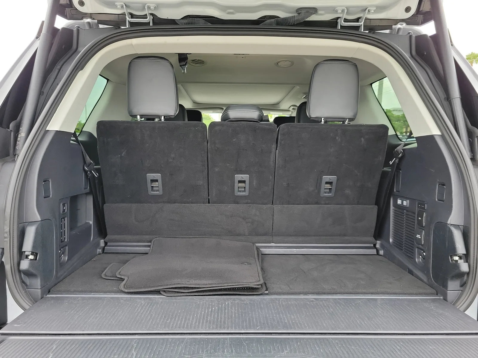 2025 Ford Expedition Platinum 4WD photo 11