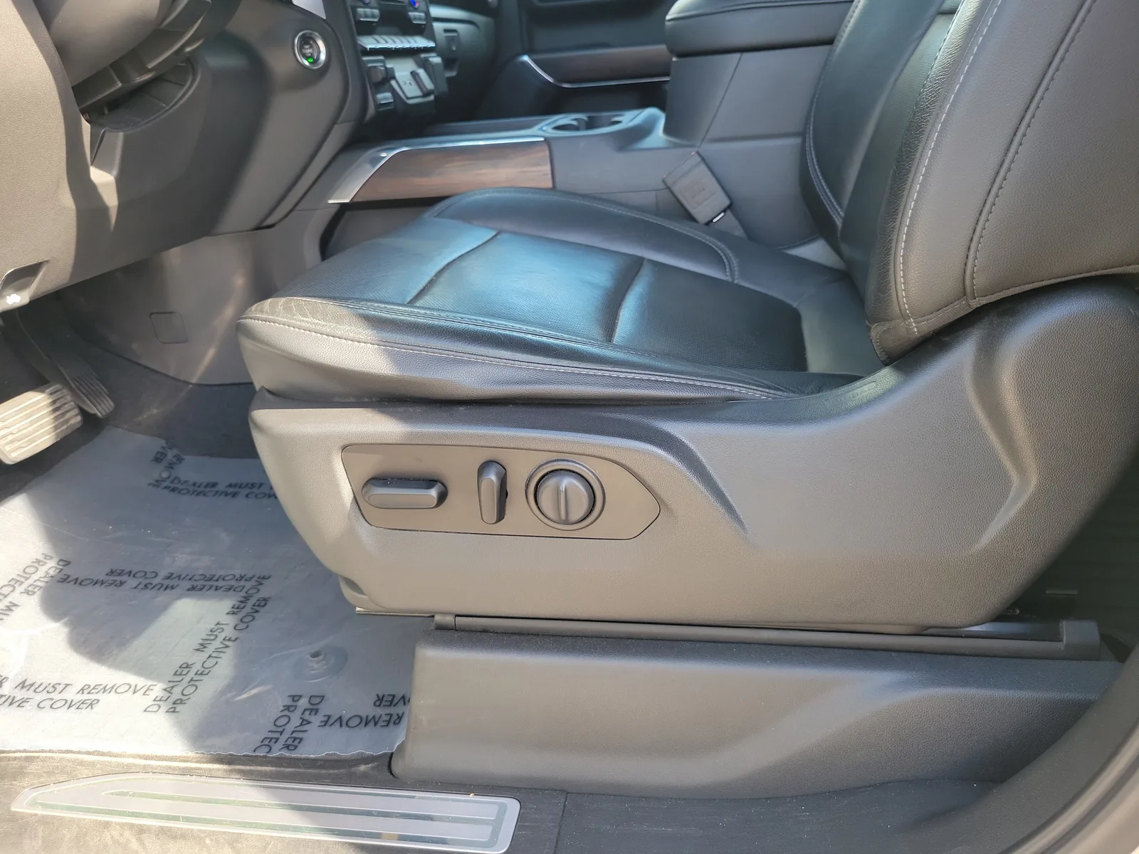 2020 GMC Sierra 1500 SLT photo 13