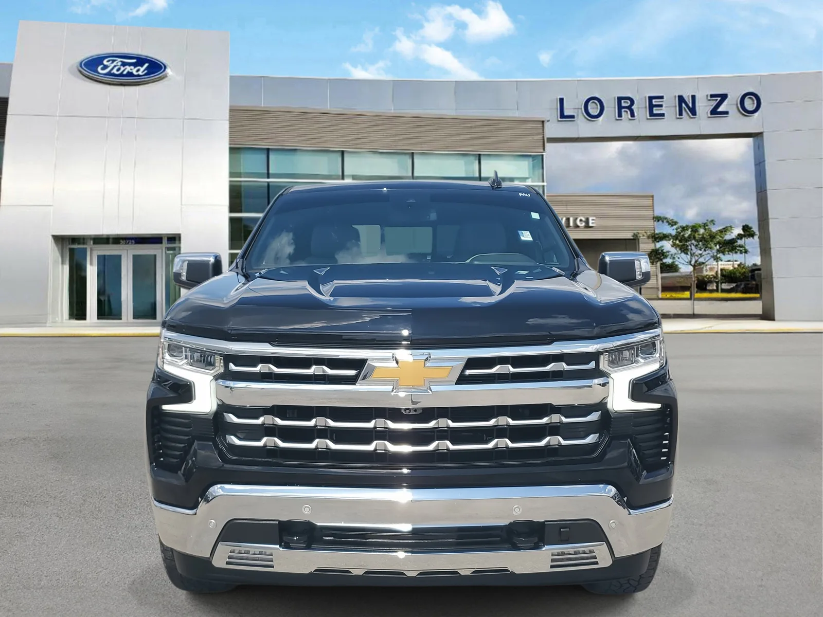 2024 Chevrolet Silverado 1500 LTZ photo 2