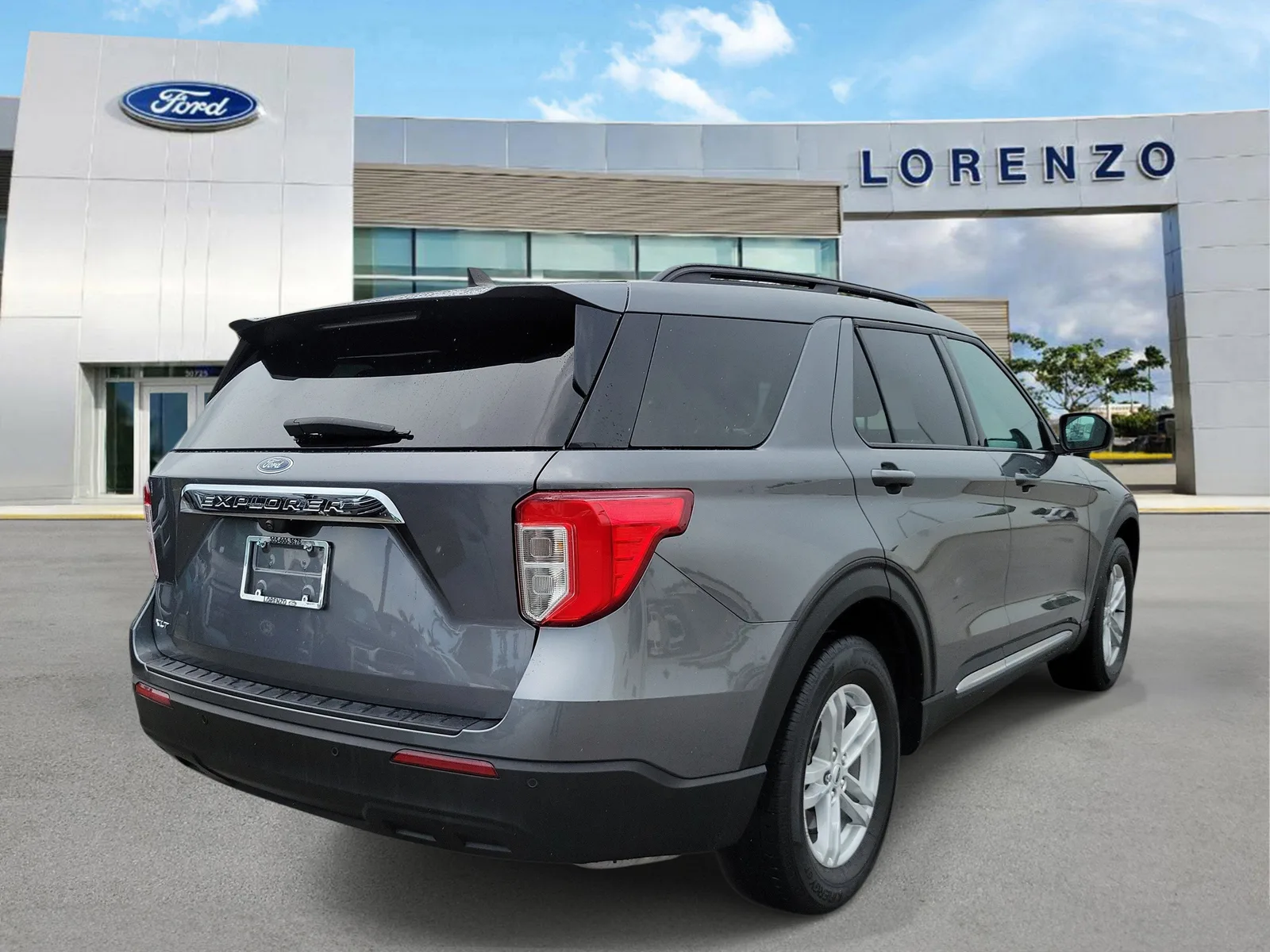 2024 Ford Explorer XLT photo 5