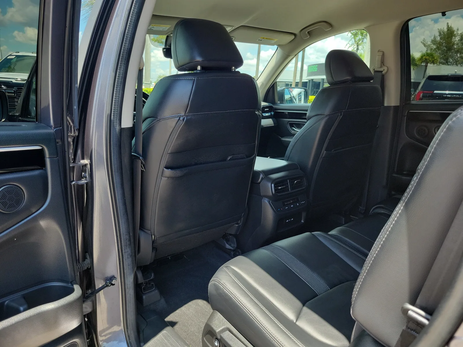 2024 Honda Pilot EX-L 8 Passenger photo 14