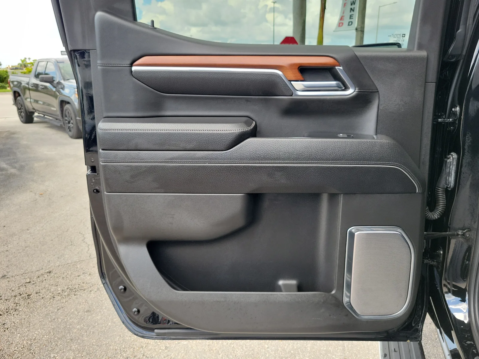 2023 GMC Sierra 1500 Denali photo 27