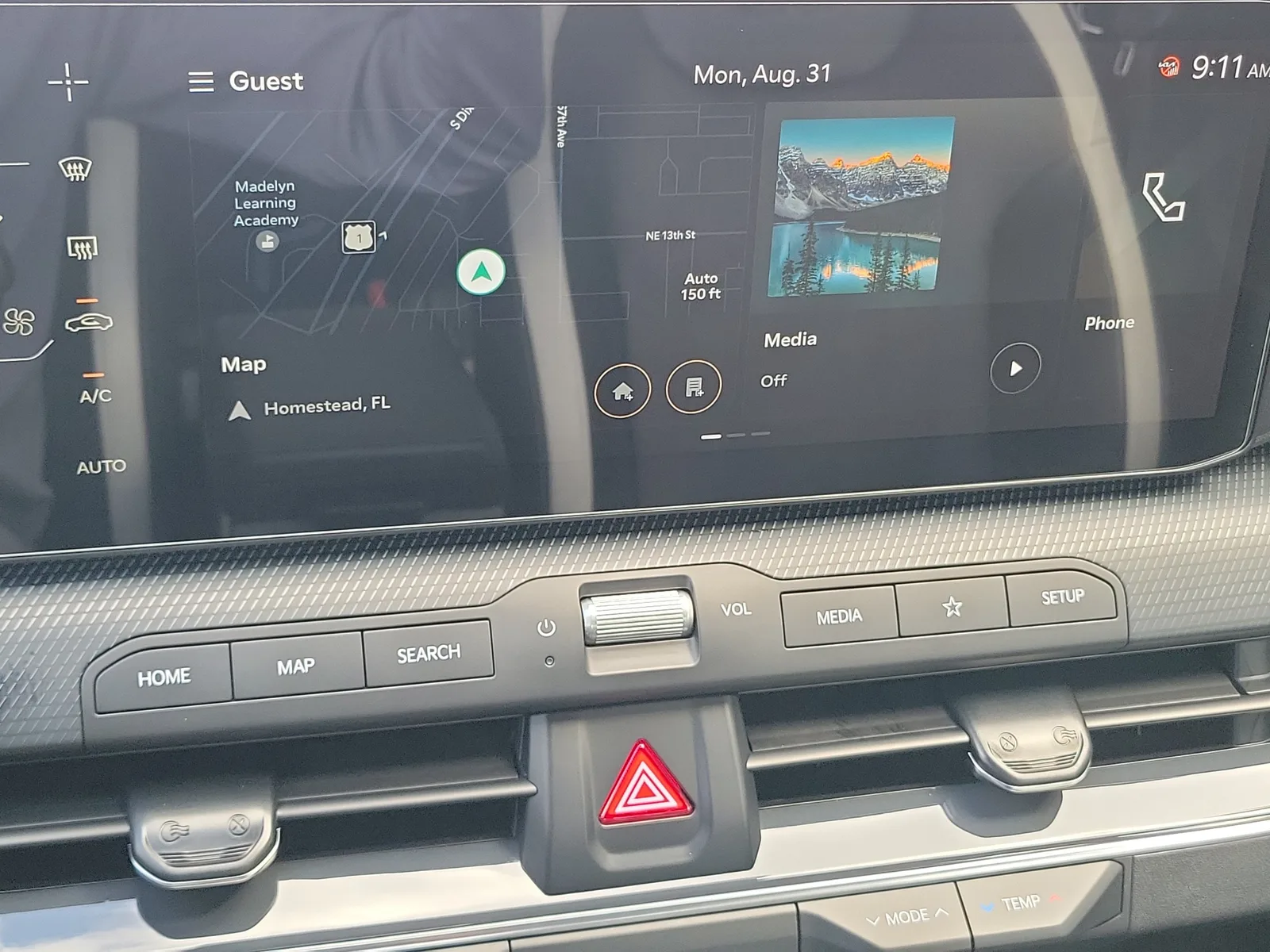 2025 Kia K4 GT-Line Turbo photo 29