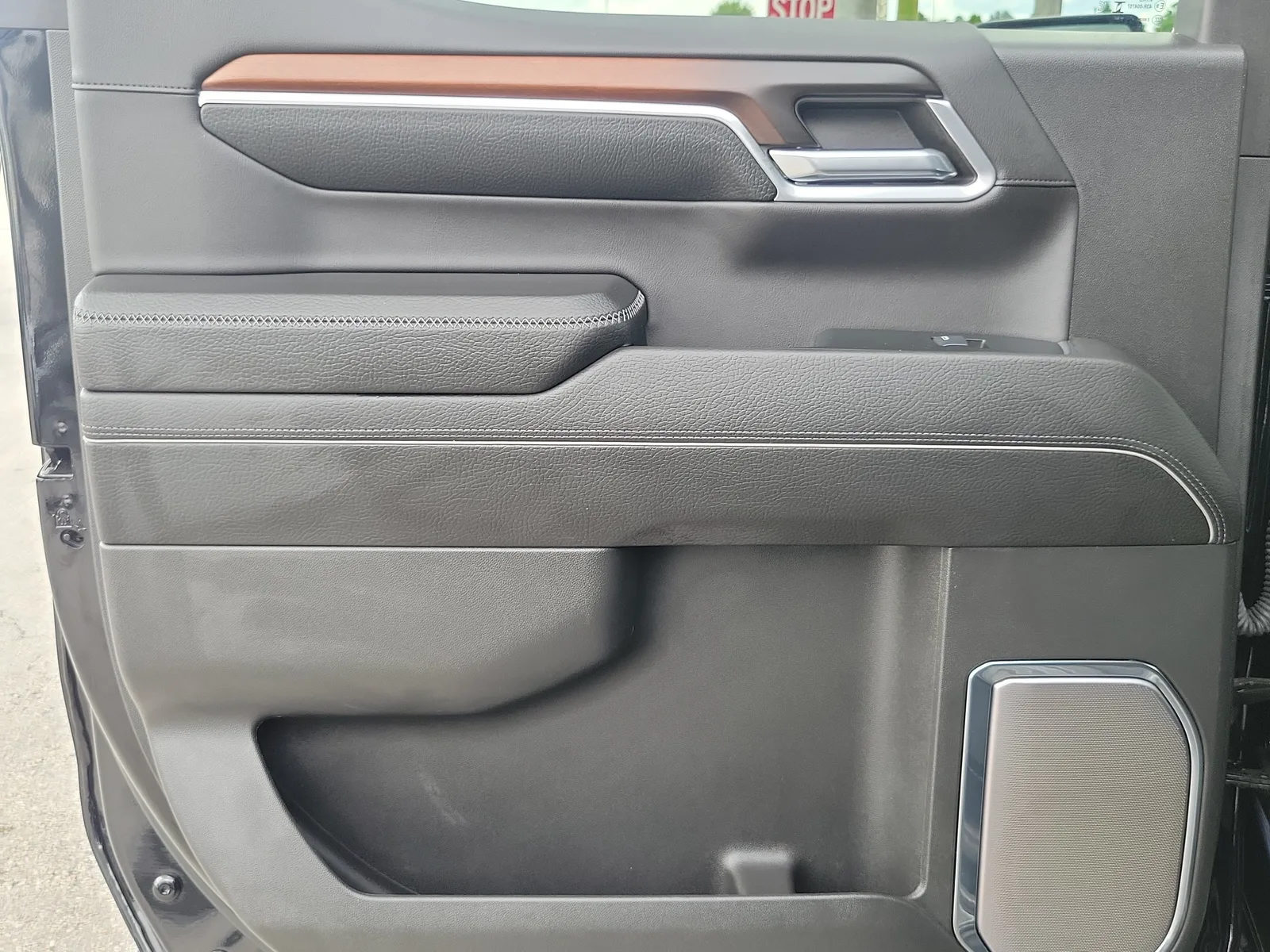2024 GMC Sierra 1500 Denali photo 27