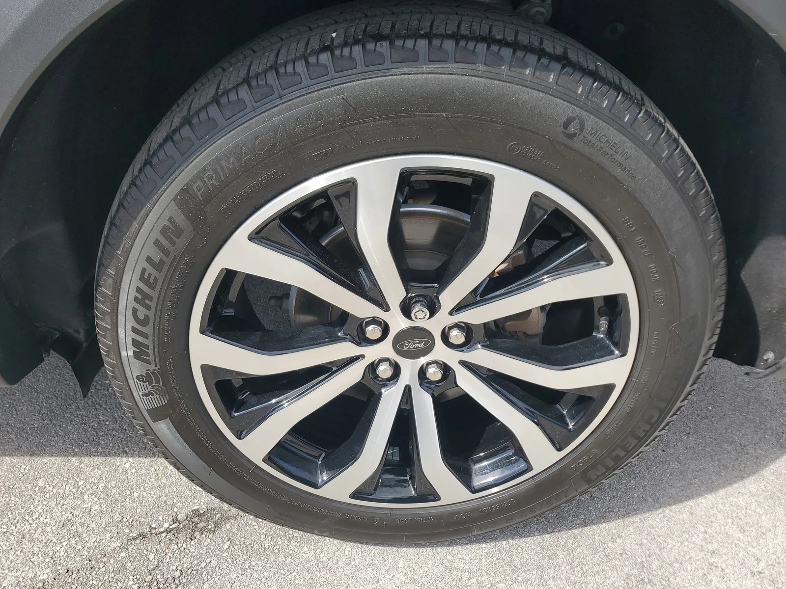 2023 Ford Explorer ST-Line photo 32