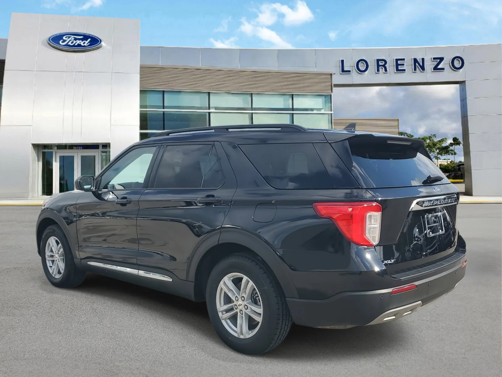 2023 Ford Explorer XLT photo 8