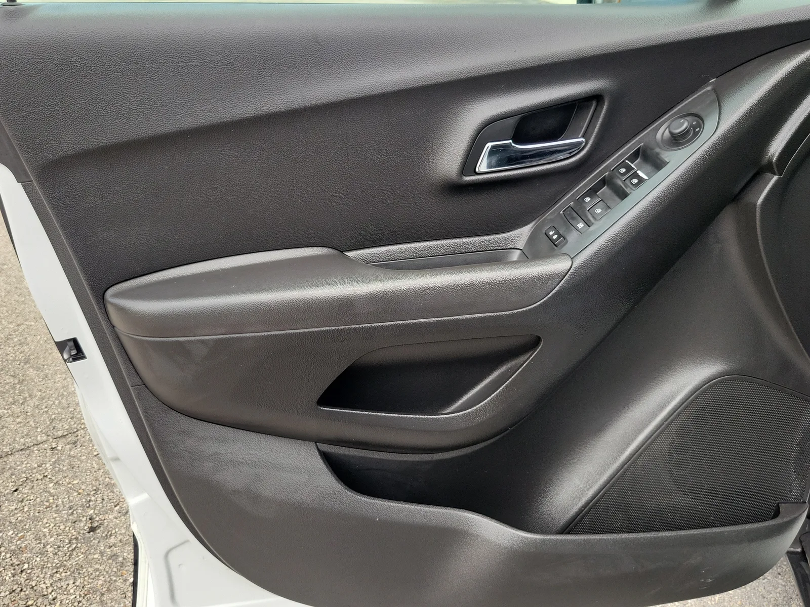 2020 Chevrolet Trax LS photo 17