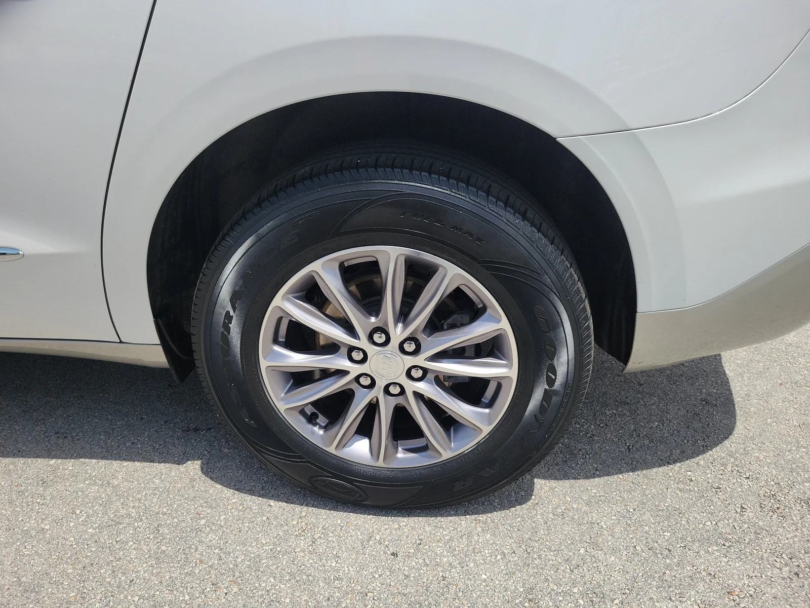 2022 Buick Enclave Essence photo 28
