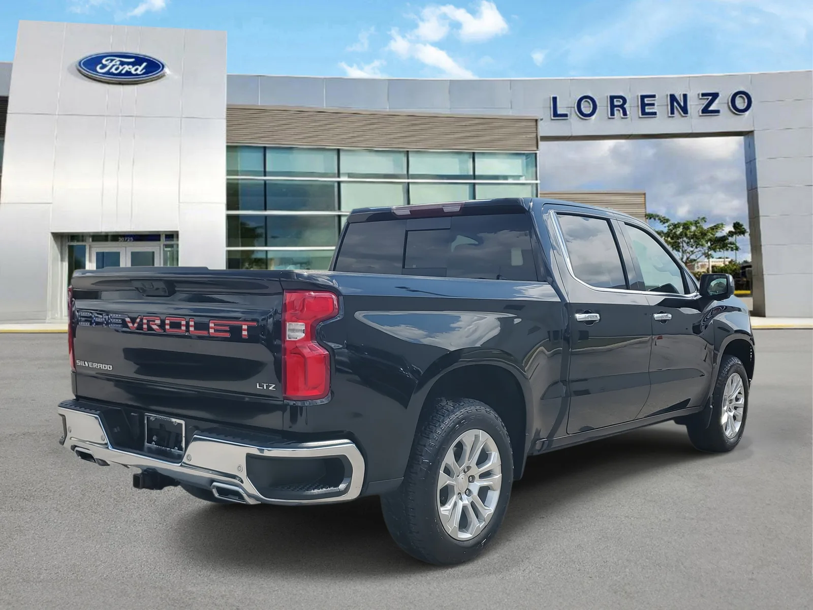 2024 Chevrolet Silverado 1500 LTZ photo 5