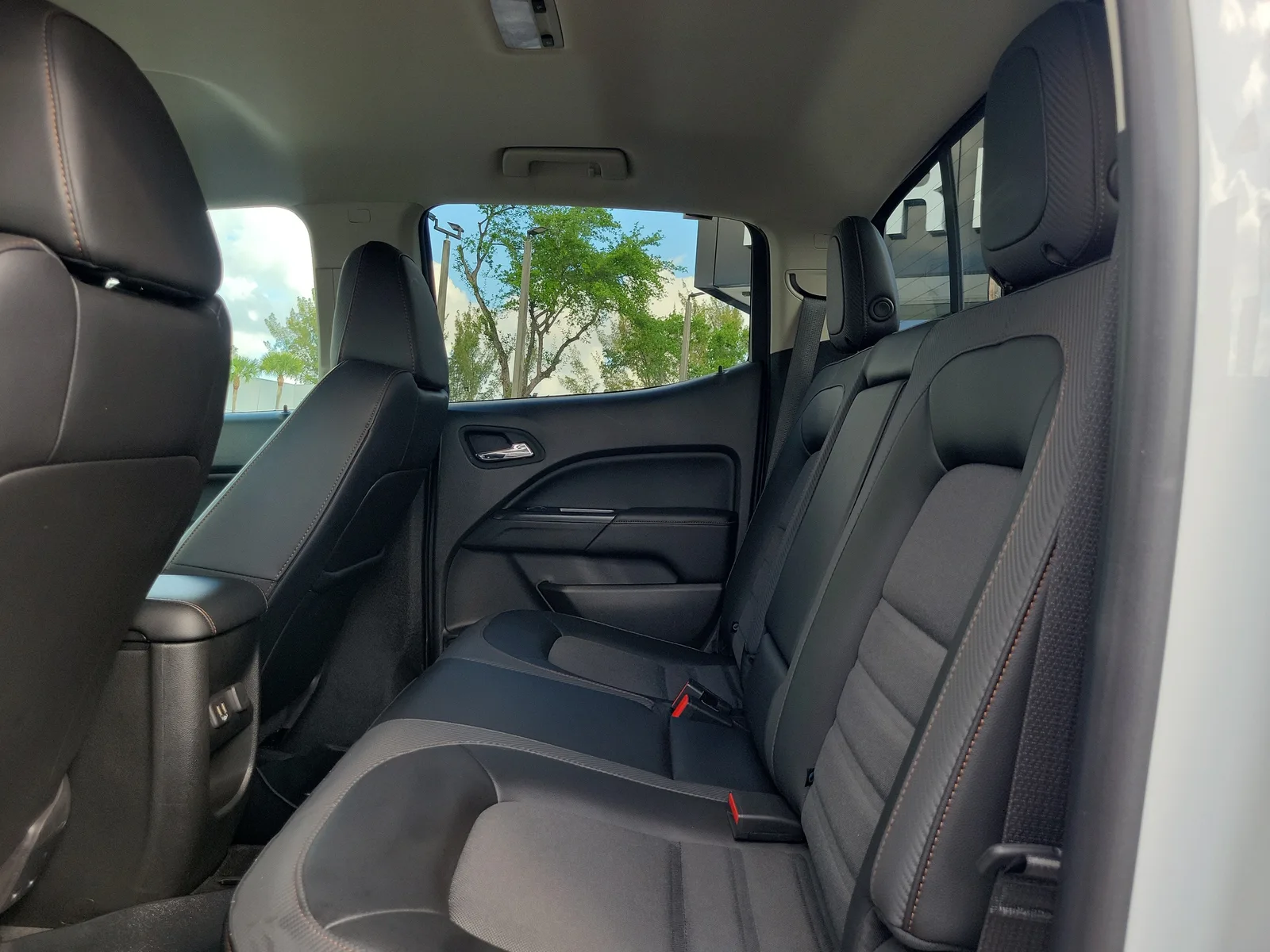 2022 GMC Canyon AT4 - Cloth photo 13