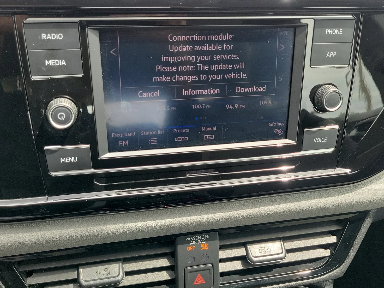 2023 Volkswagen Taos S photo 24