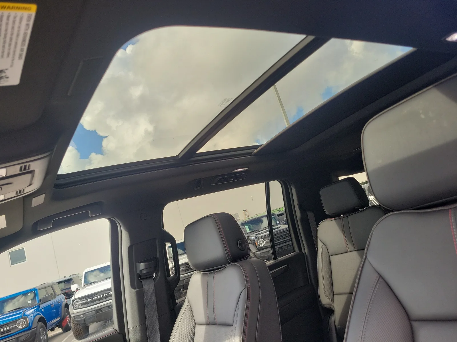 2025 Chevrolet Suburban RST Diesel photo 12