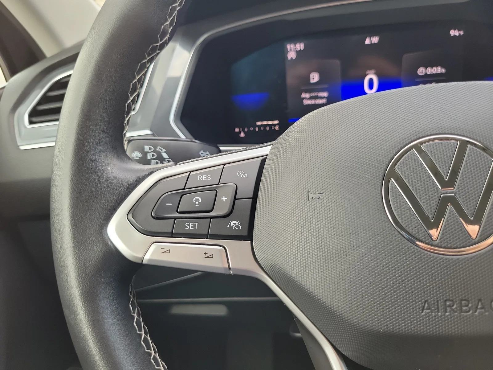 2022 Volkswagen Tiguan SE photo 19
