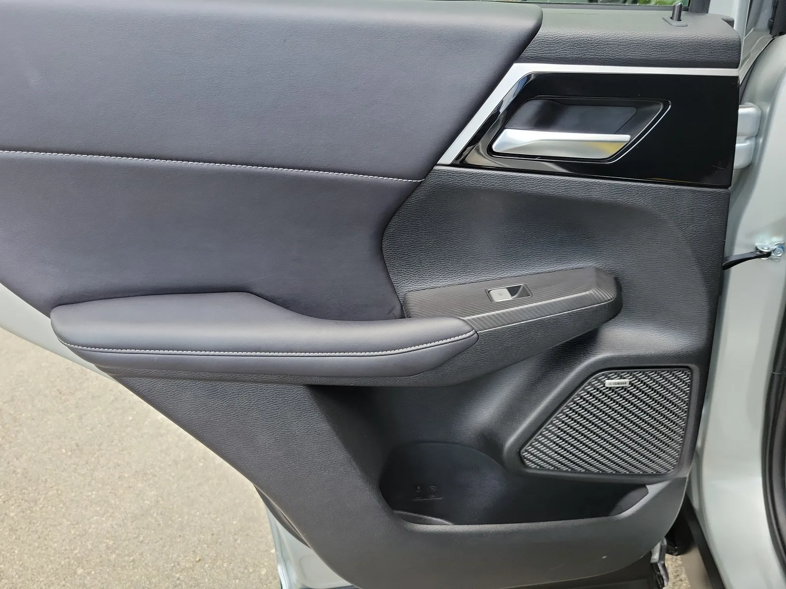 2025 Mitsubishi Outlander SE photo 29
