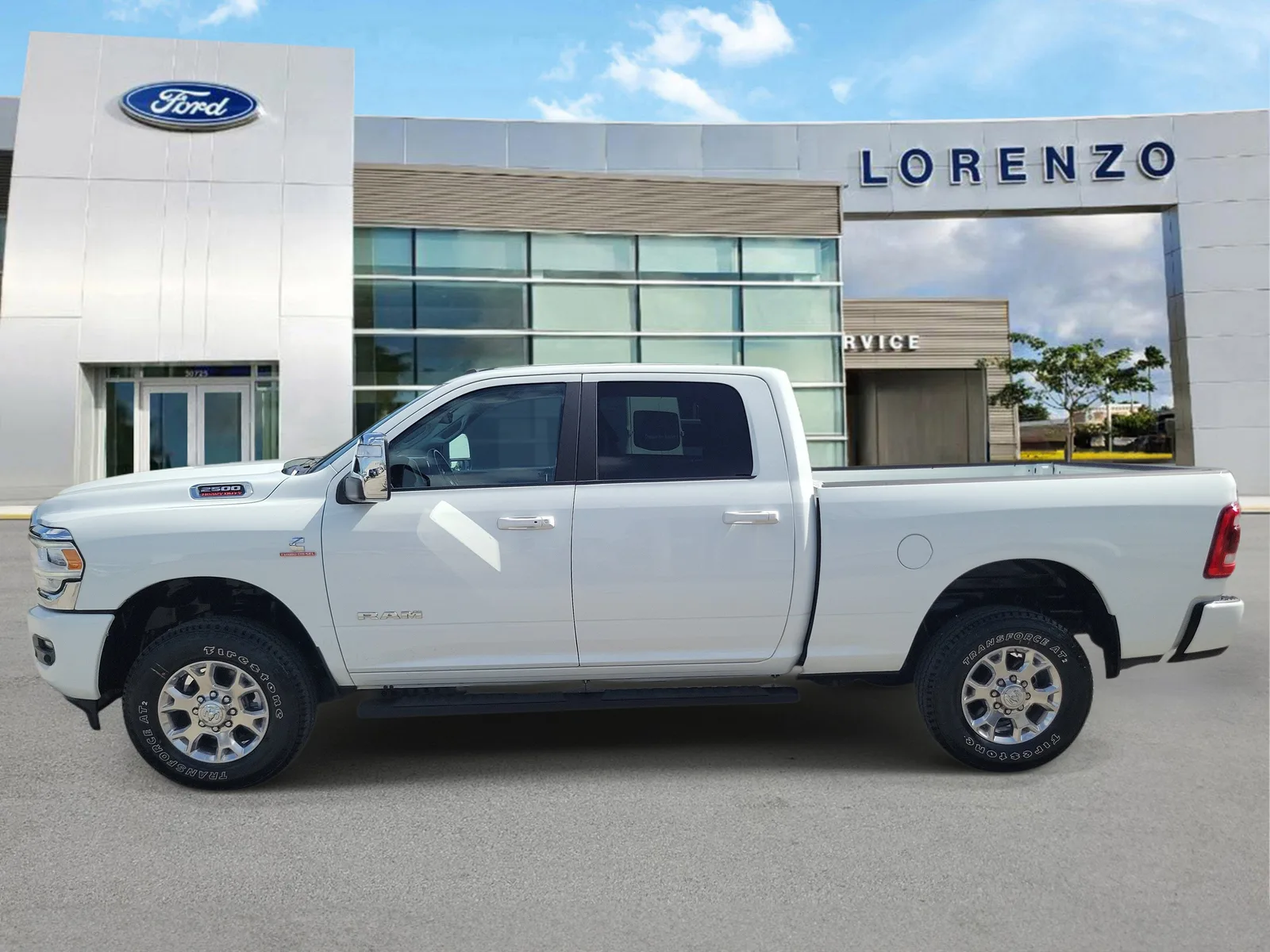 2024 RAM 2500 Laramie 4WD Diesel photo 8
