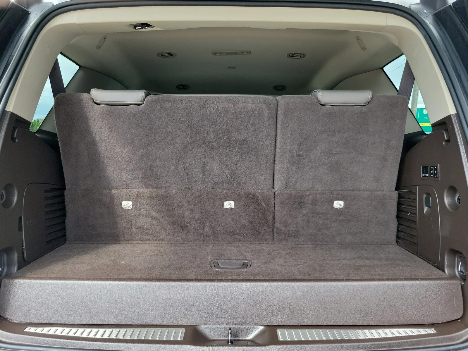 2020 GMC Yukon Denali photo 19