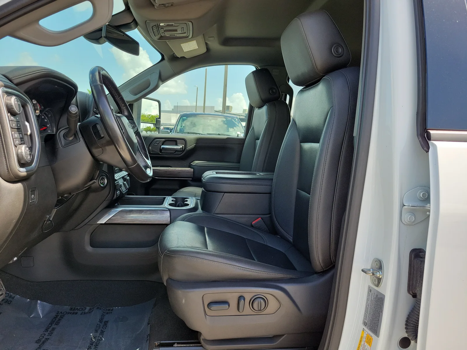 2022 Chevrolet Silverado 2500HD LTZ 4WD Diesel photo 16
