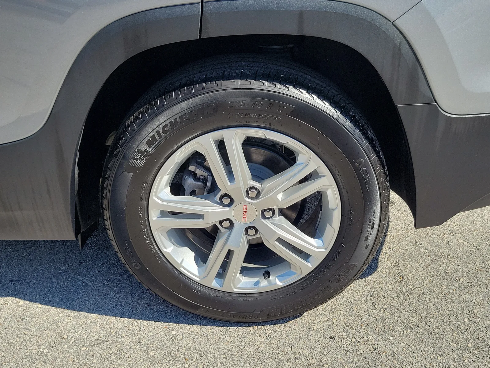 2024 GMC Terrain SLE photo 9