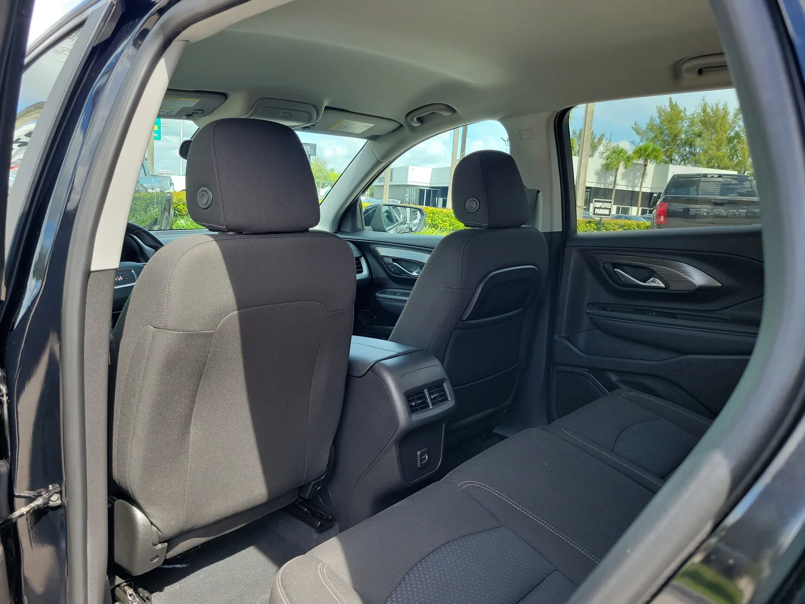 2023 GMC Terrain SLE photo 14