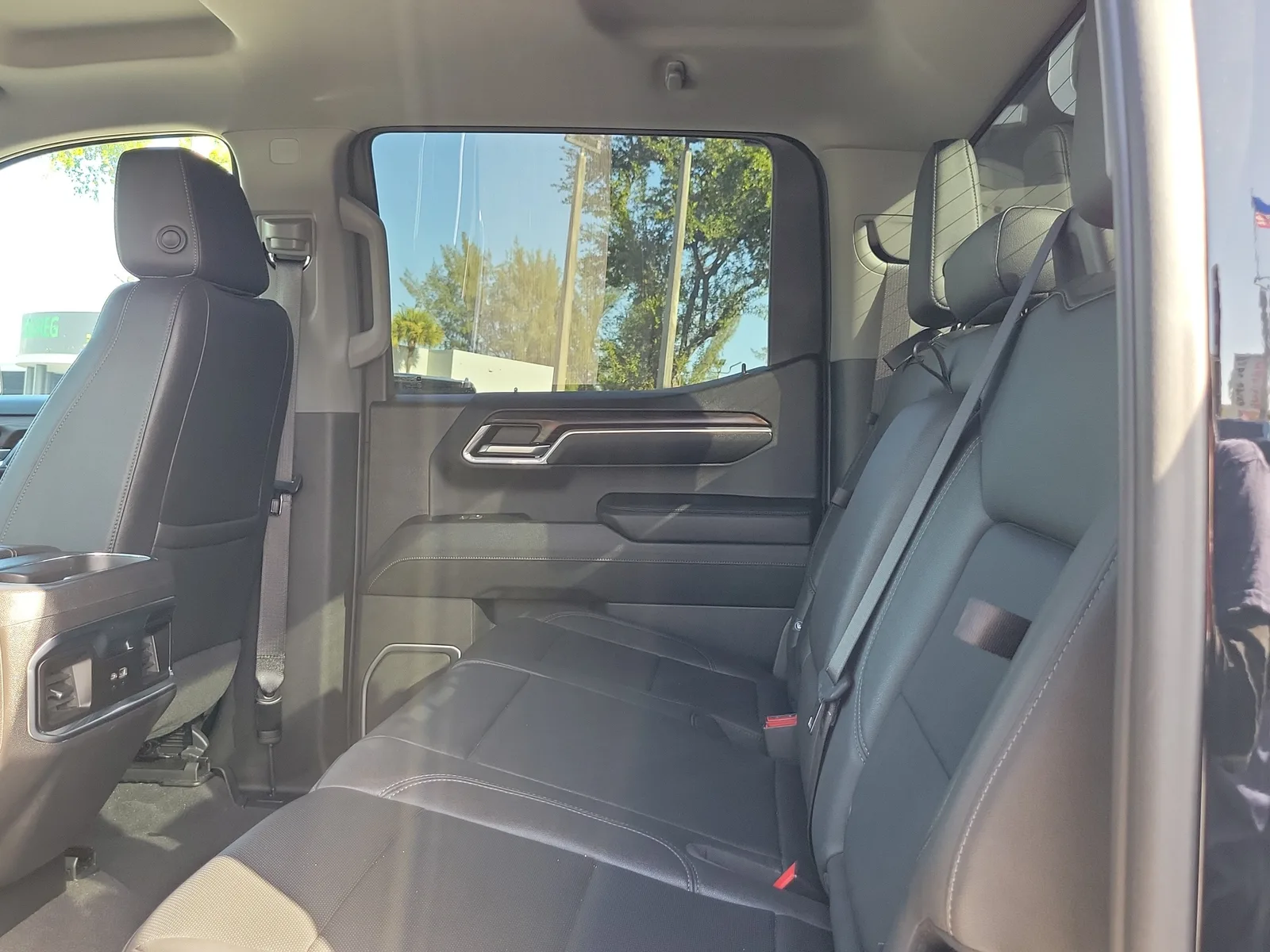2023 GMC Sierra 1500 SLT photo 14
