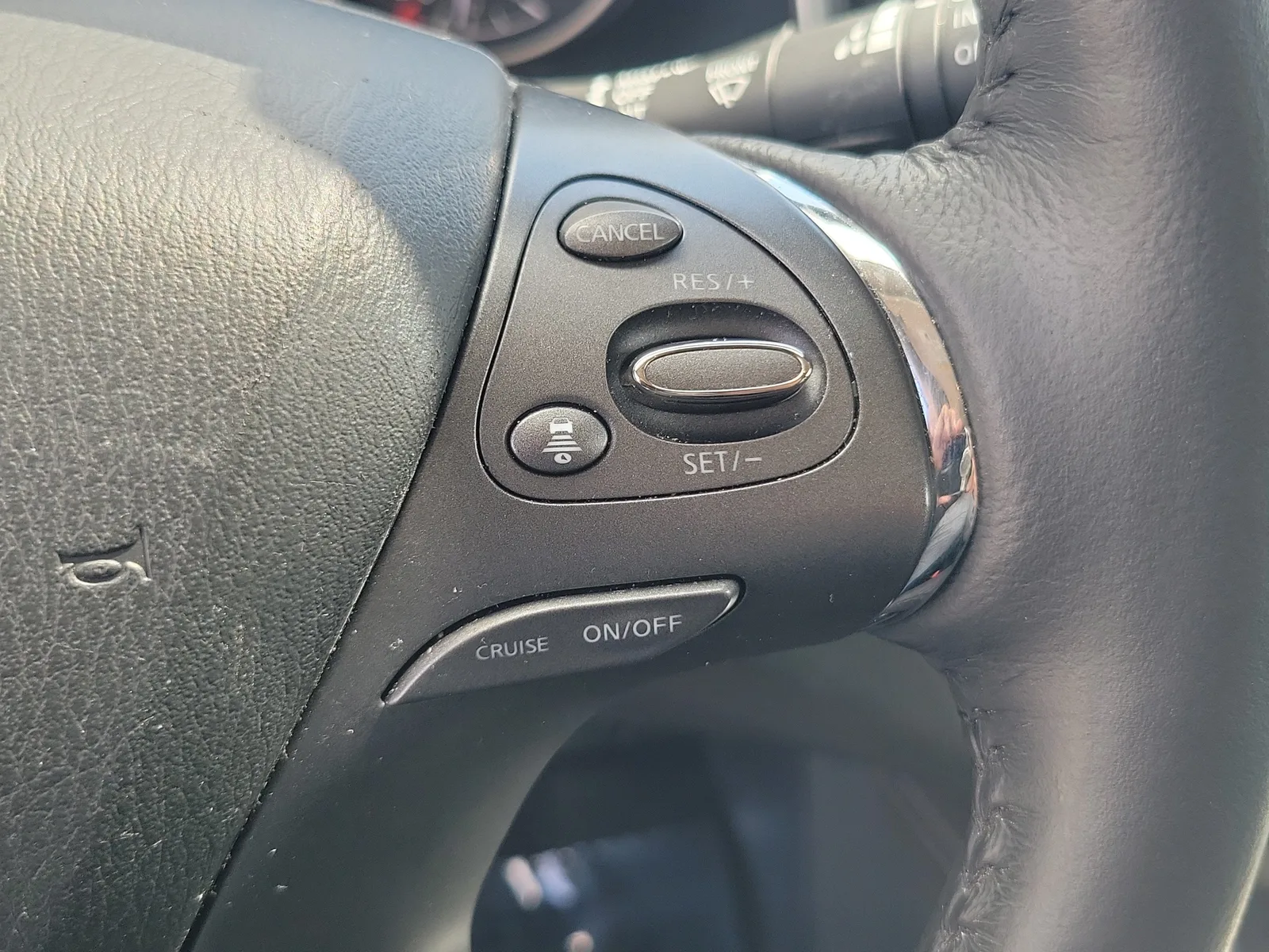 2023 Nissan Murano SL photo 23