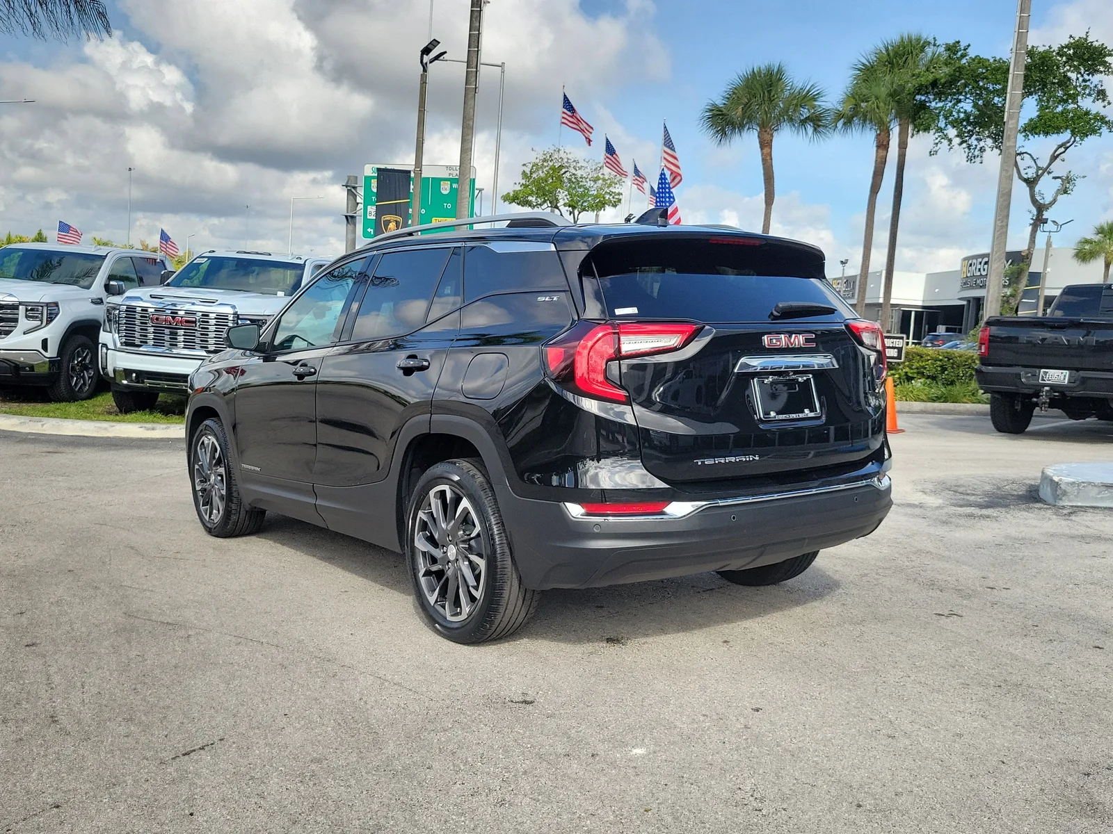 2024 GMC Terrain SLT photo 7