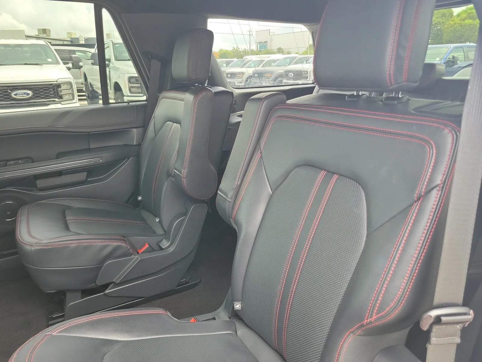 2023 Ford Expedition Limited photo 16