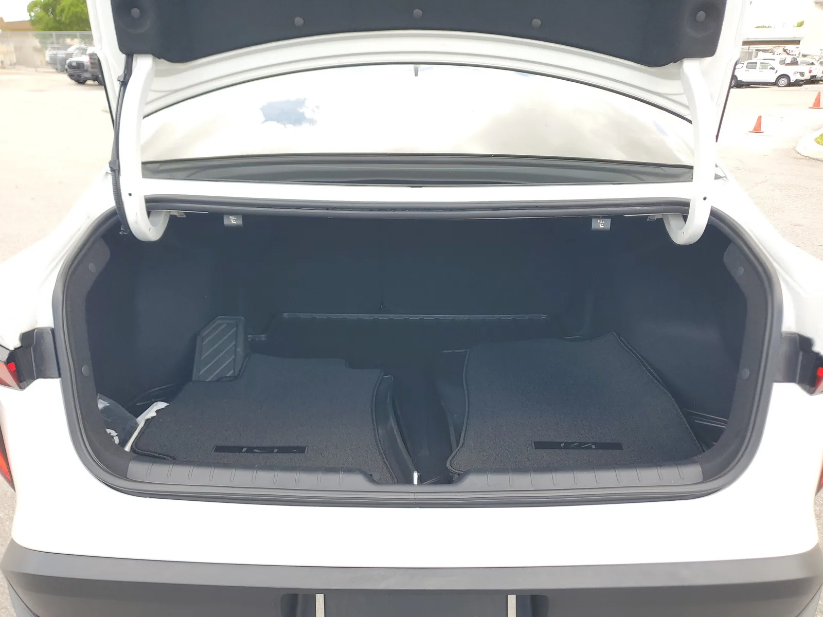 2025 Kia K4 LXS photo 29