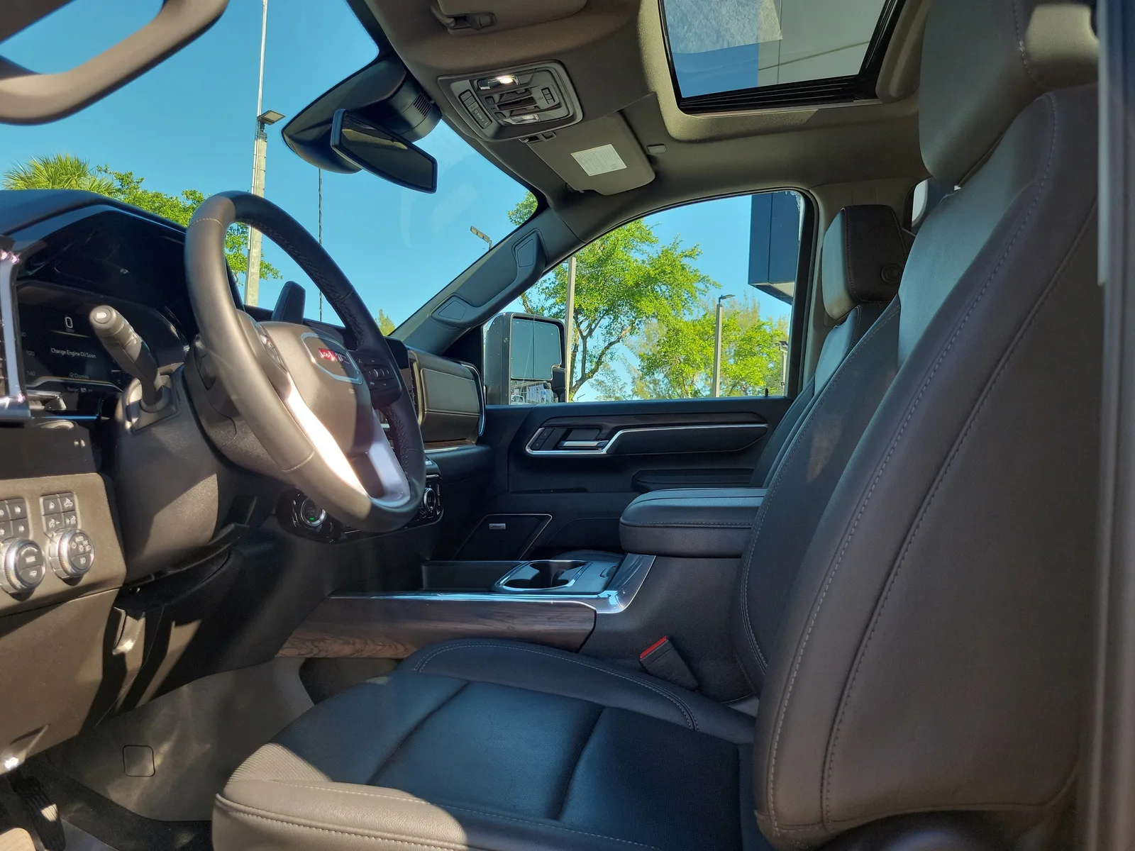2025 GMC Sierra 2500 HD SLT photo 13
