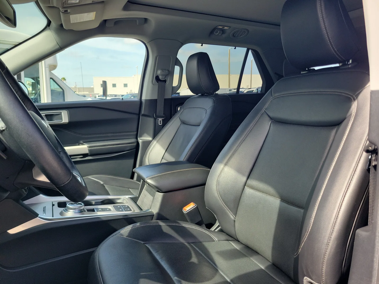 2021 Ford Explorer Limited photo 13