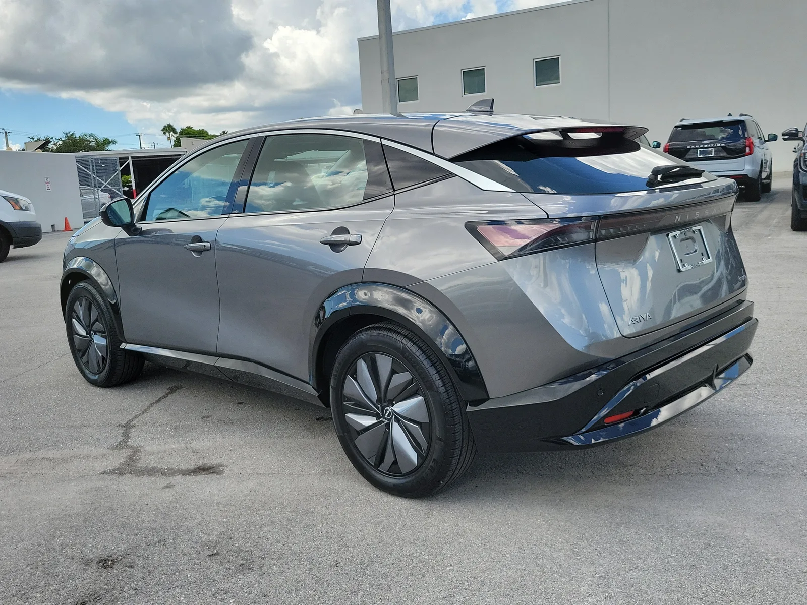 2023 Nissan ARIYA ENGAGE photo 7