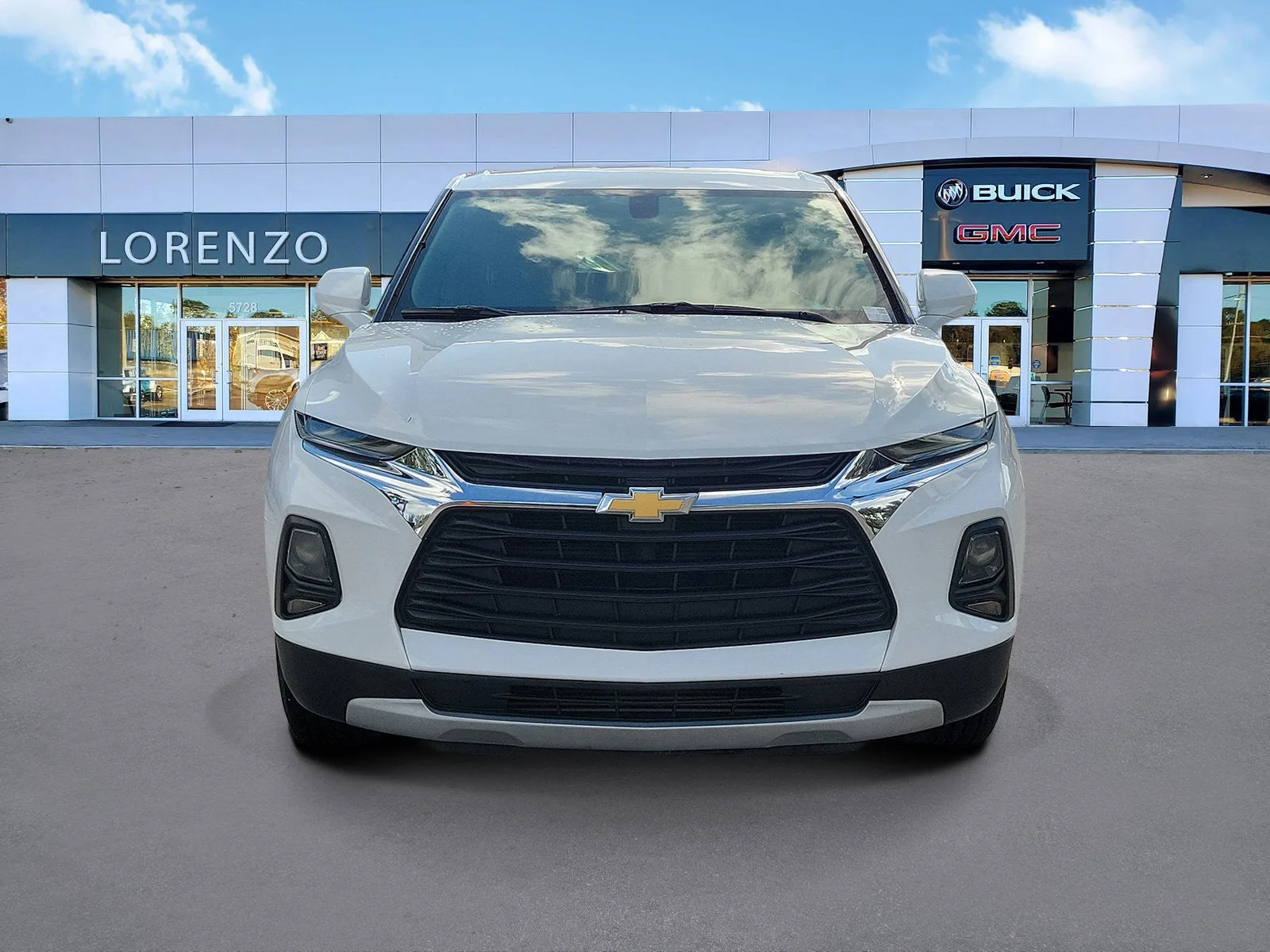 2020 Chevrolet Blazer LT photo 2