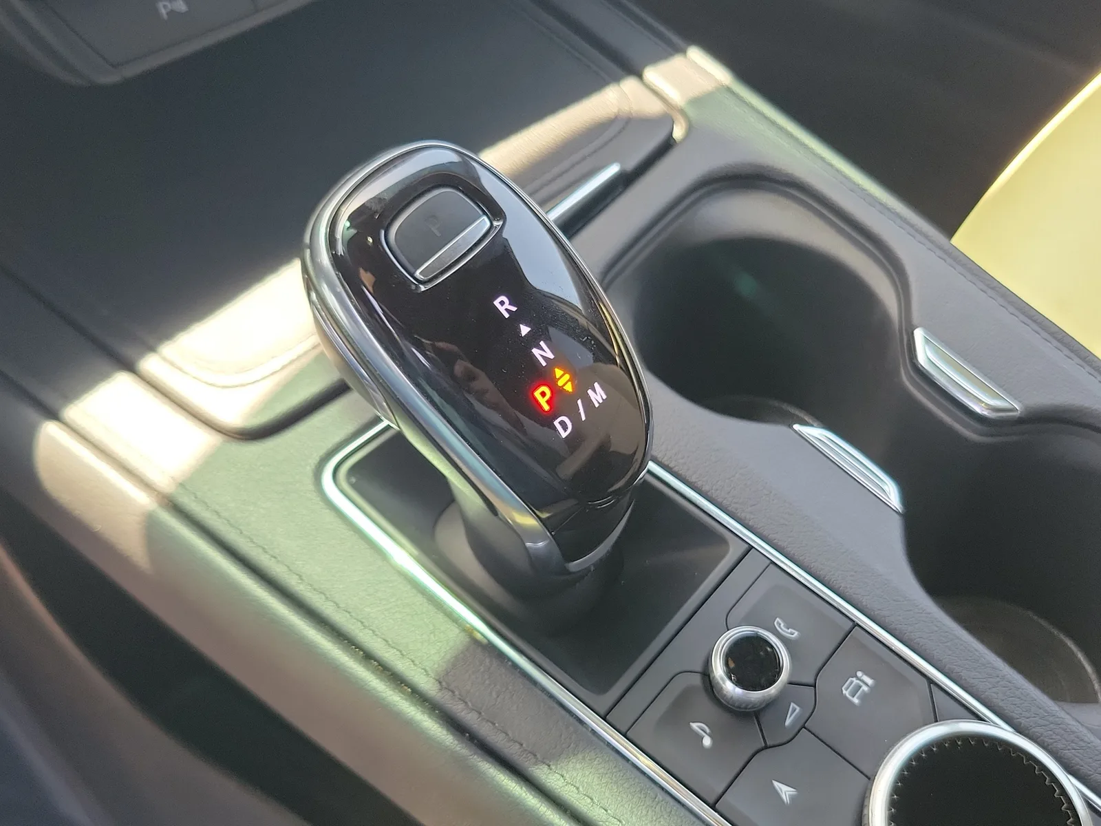 2024 Cadillac XT4 FWD Luxury photo 26