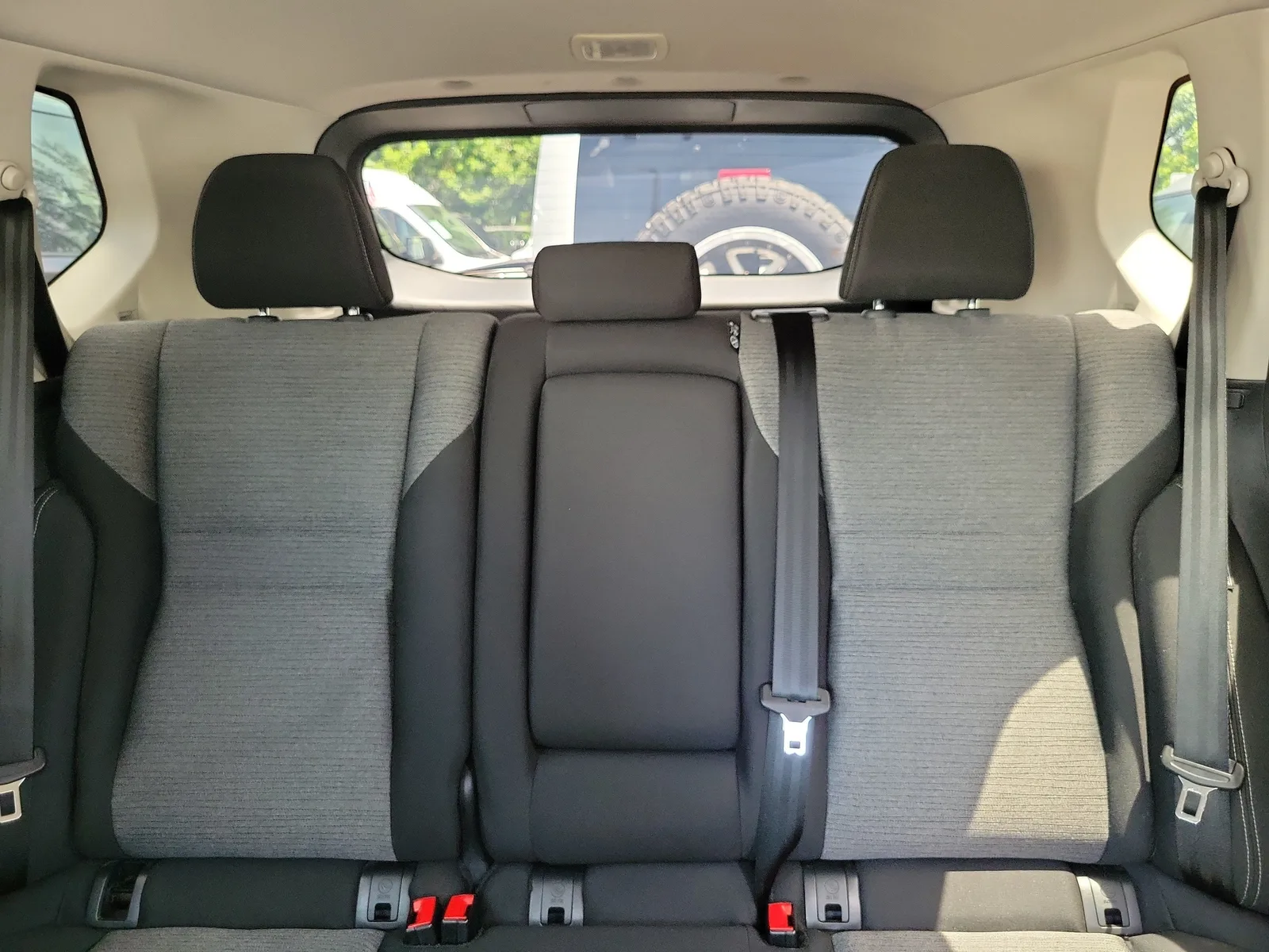 2022 Nissan Rogue SV photo 15