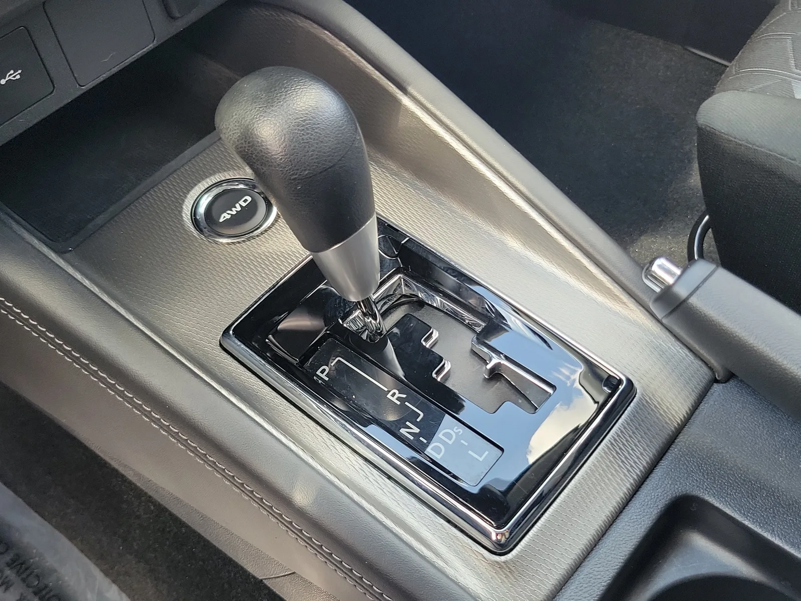 2024 Mitsubishi Outlander Sport ES 4WD photo 23