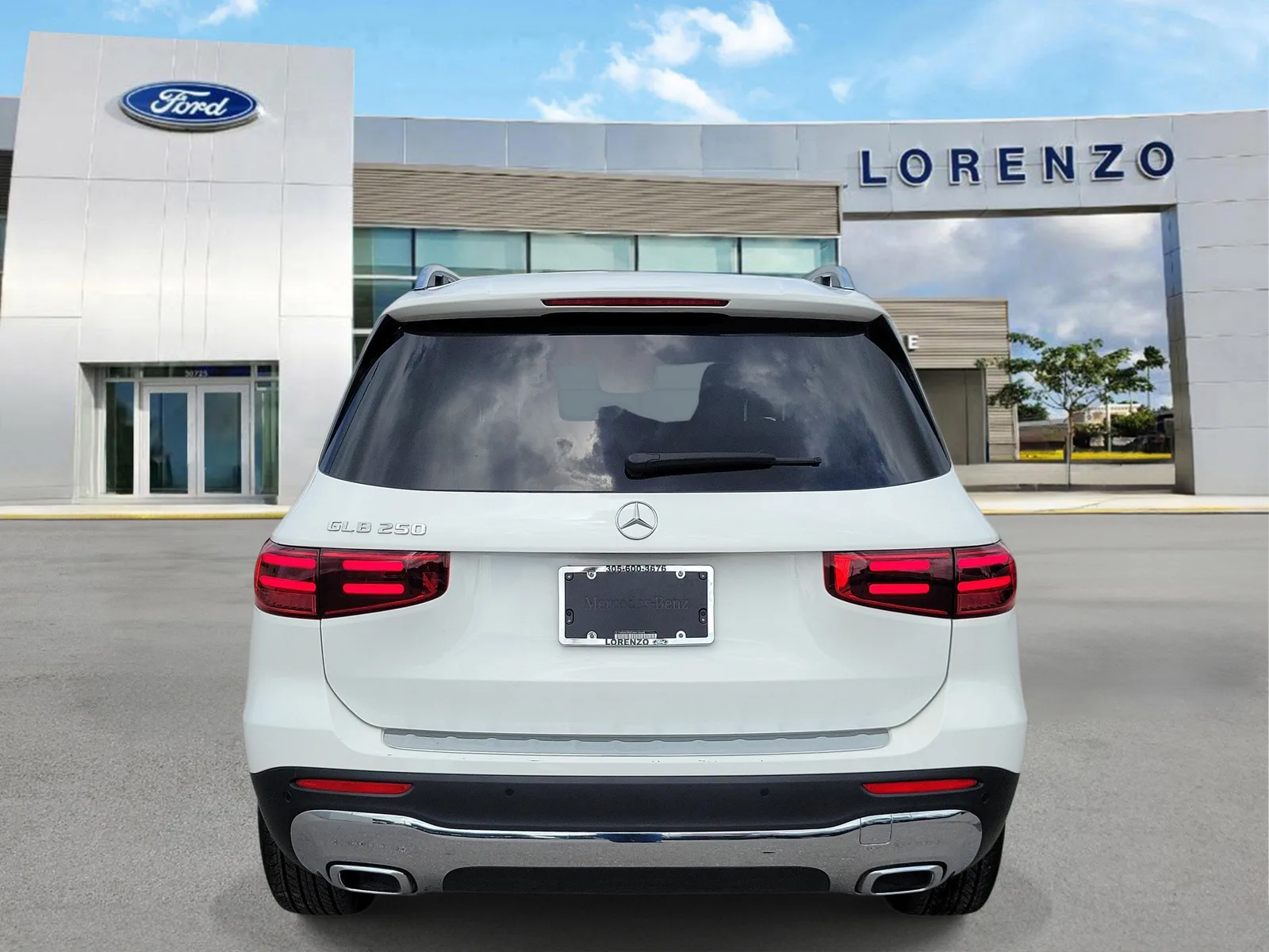 2025 Mercedes-Benz GLB GLB 250 photo 6