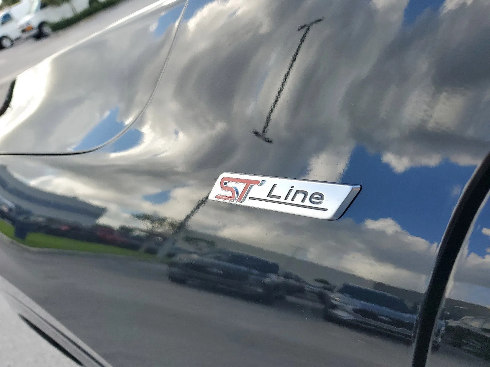 2024 Ford Escape ST-Line photo 7