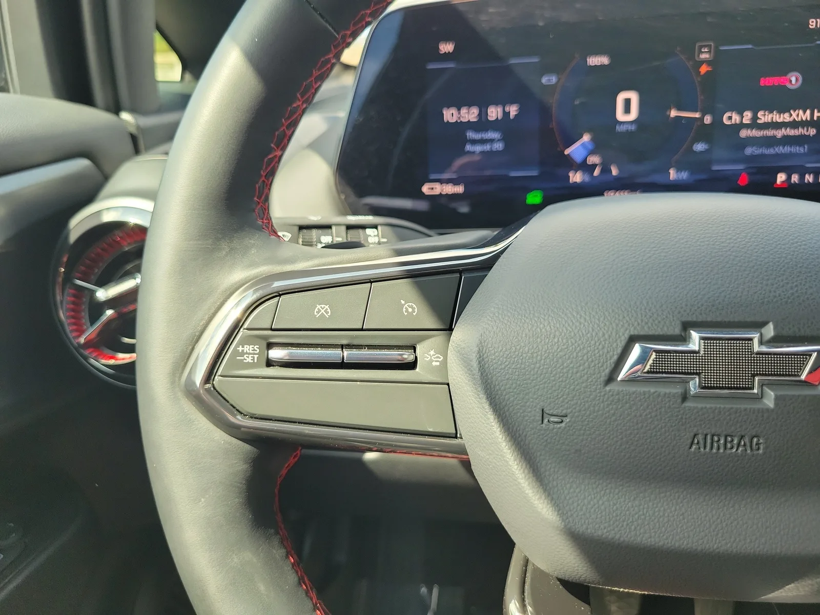 2025 Chevrolet Equinox EV RS photo 21