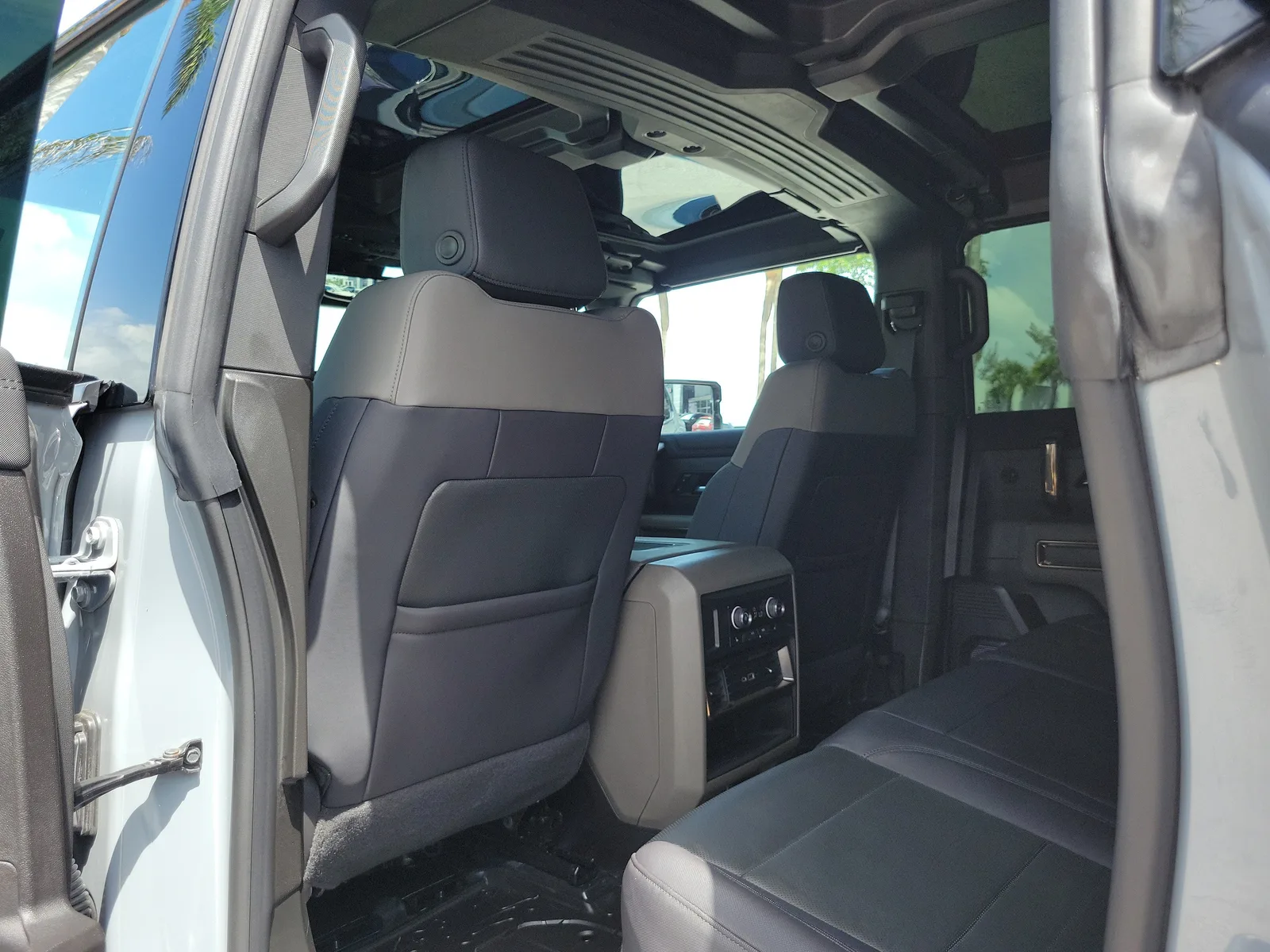 2025 GMC HUMMER EV Pickup 2X photo 12