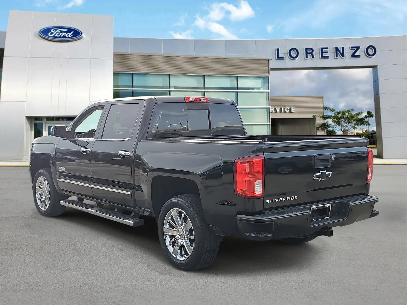 2018 Chevrolet Silverado 1500 High Country photo 5