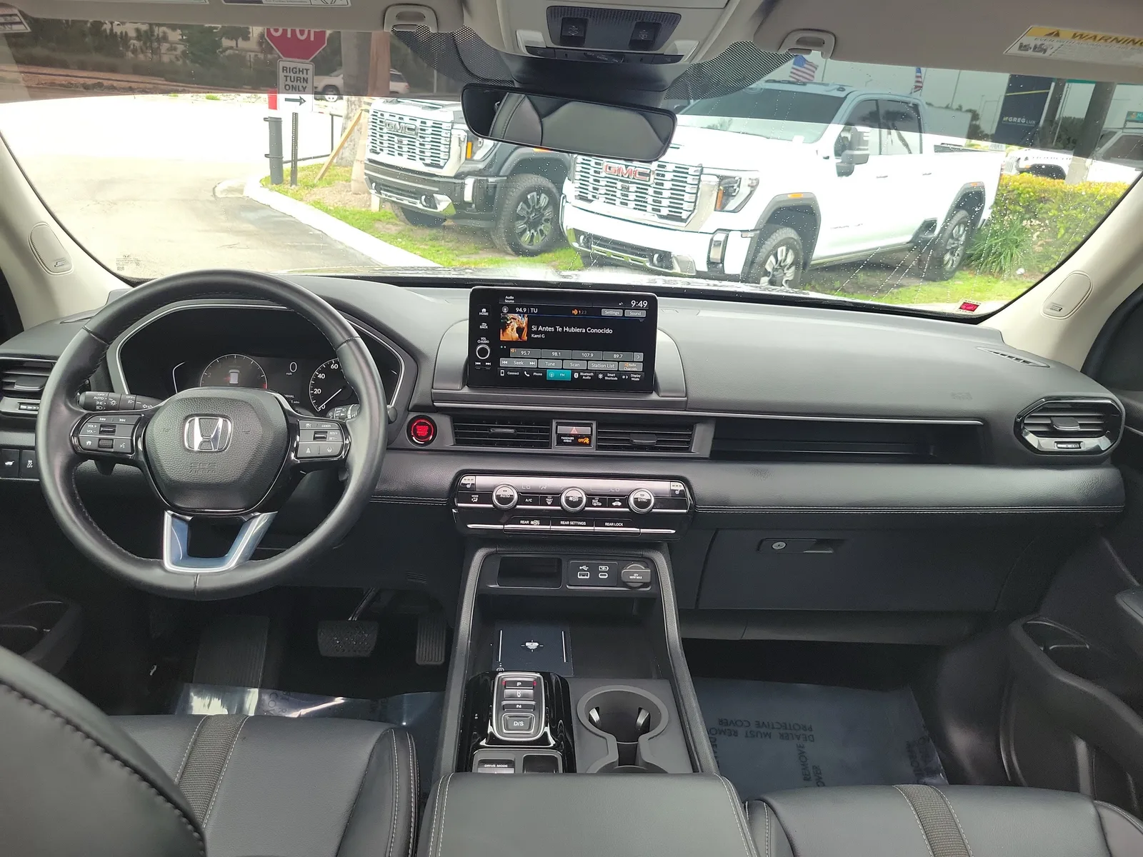 2024 Honda Pilot Touring photo 17