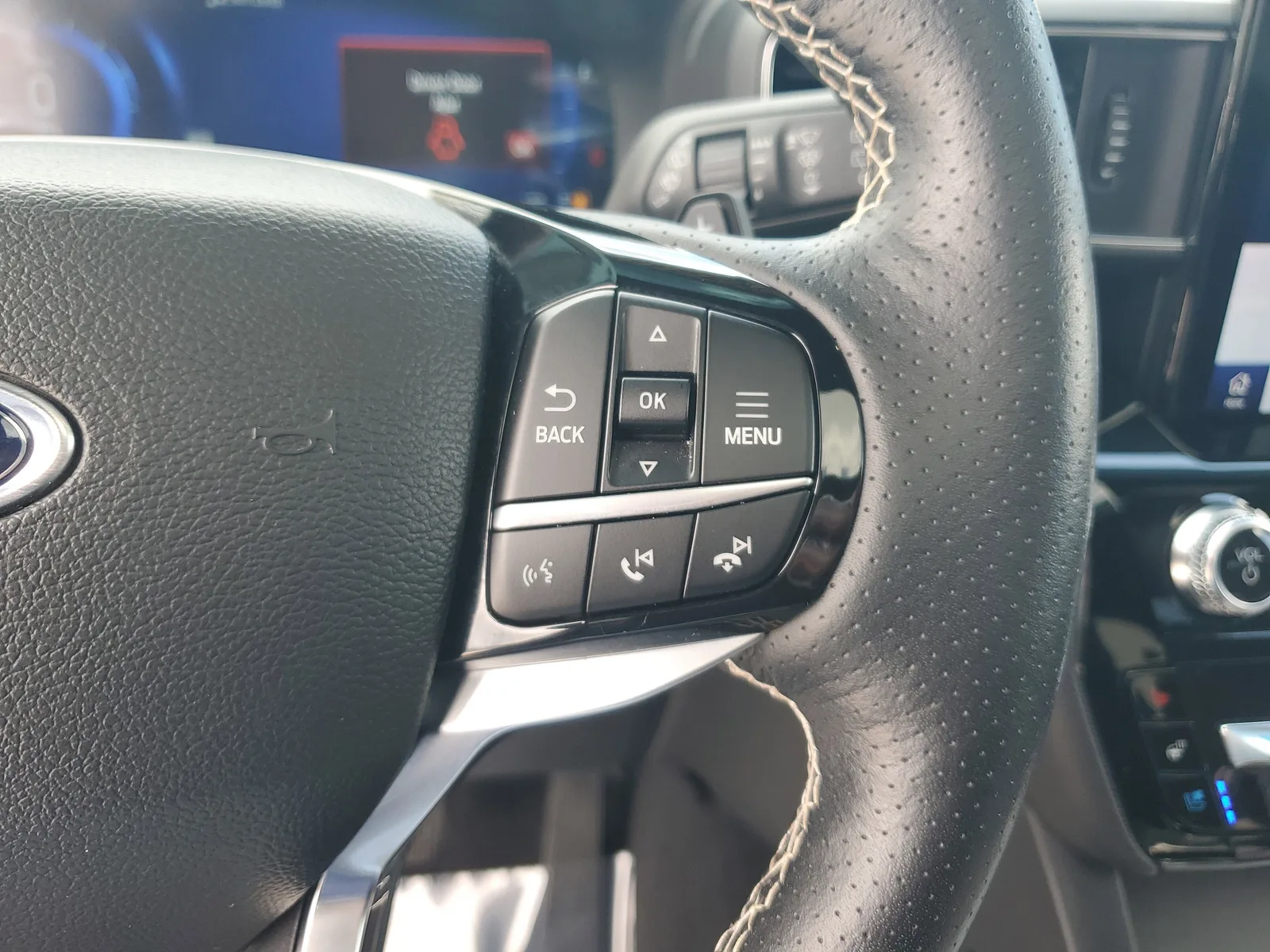 2023 Ford Explorer ST 4WD photo 24