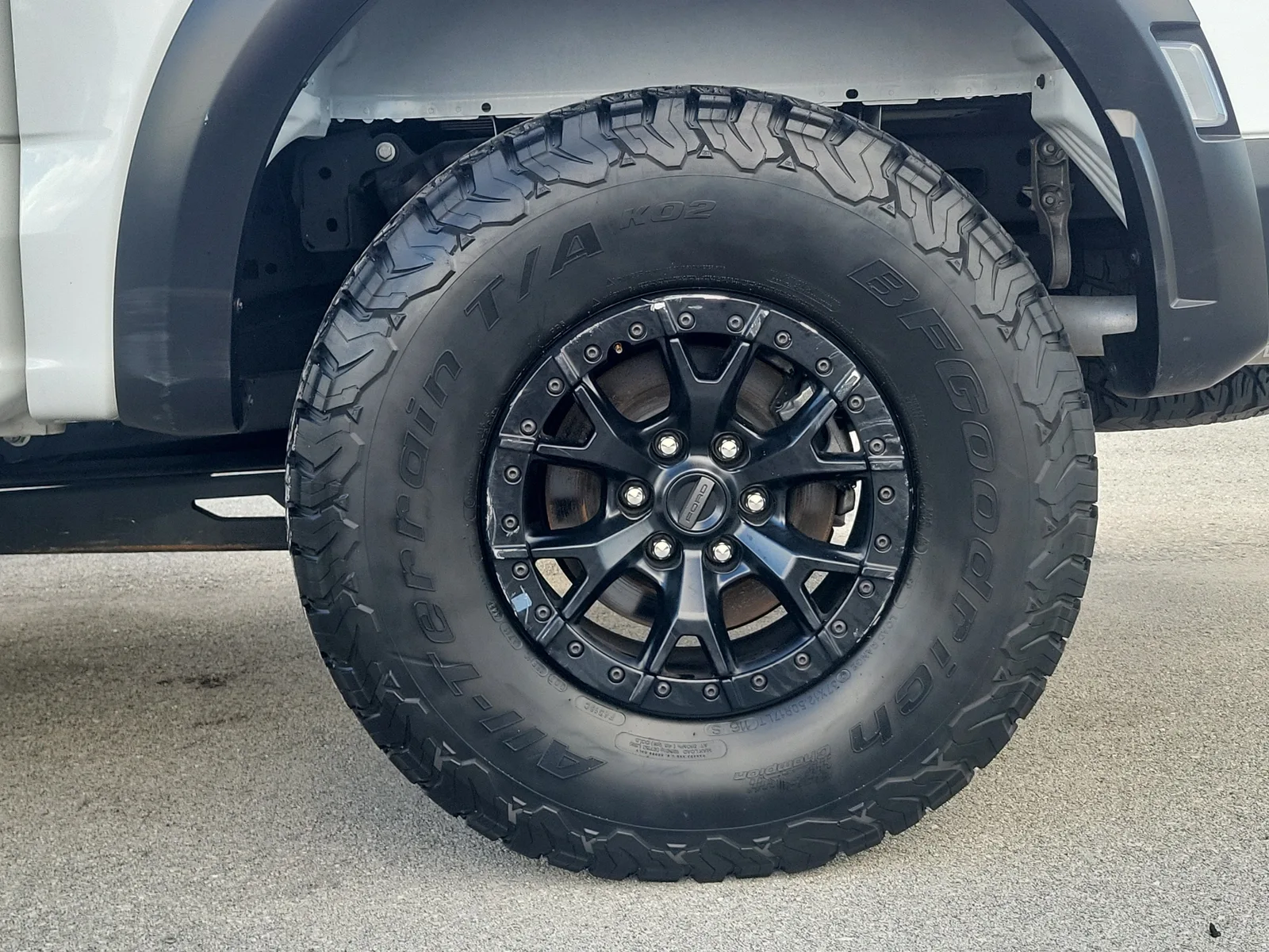 2023 Ford F-150 Raptor 4WD photo 32