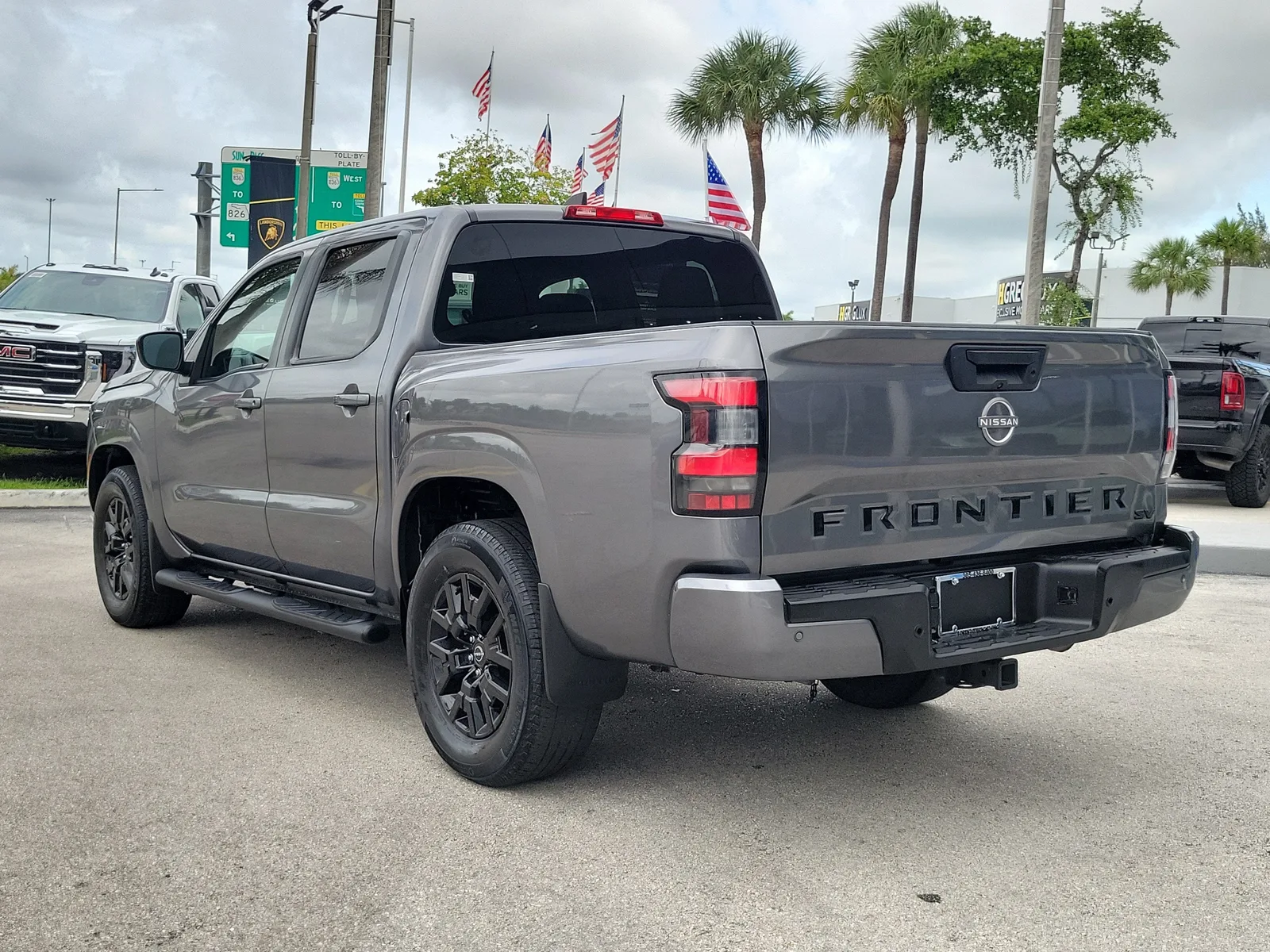 2023 Nissan Frontier SV photo 7