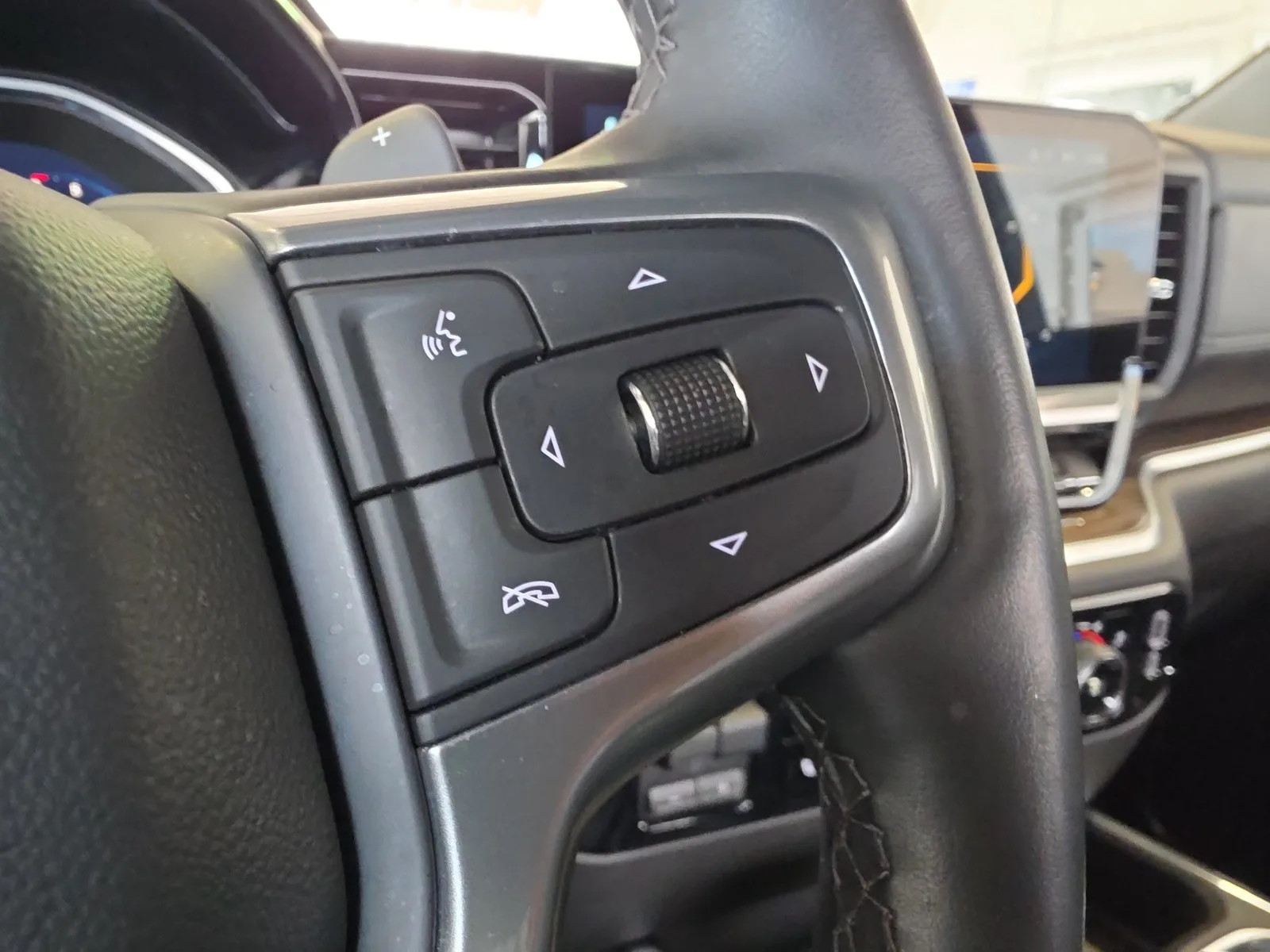 2026 Chevrolet Silverado 1500 RST photo 14