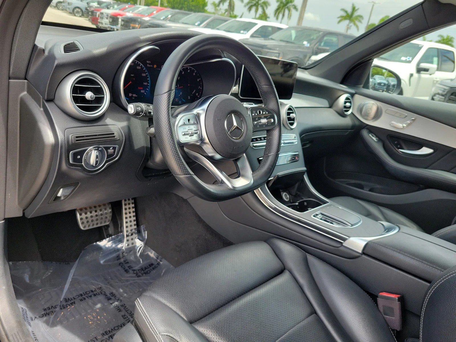 2021 Mercedes-Benz GLC GLC 300 photo 13