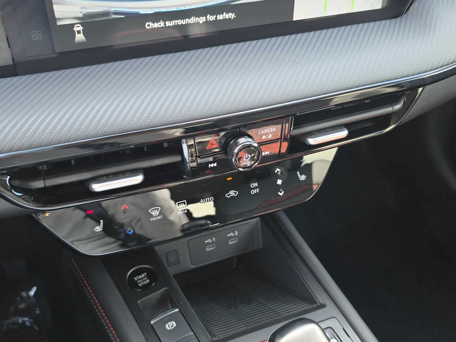2026 Nissan Kicks SR 4WD photo 17
