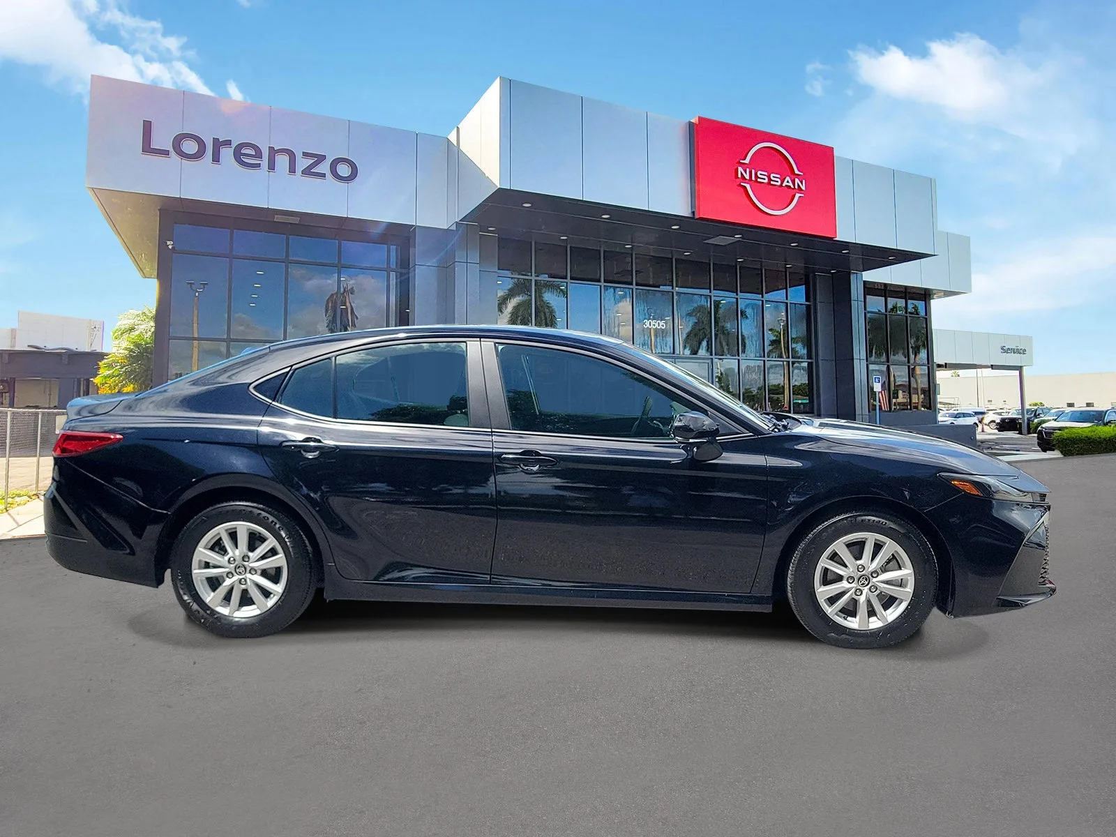 2025 Toyota Camry LE photo 4